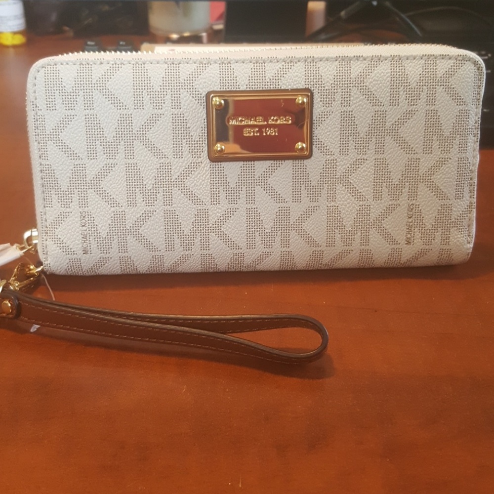 Michael kors large jet set wallet